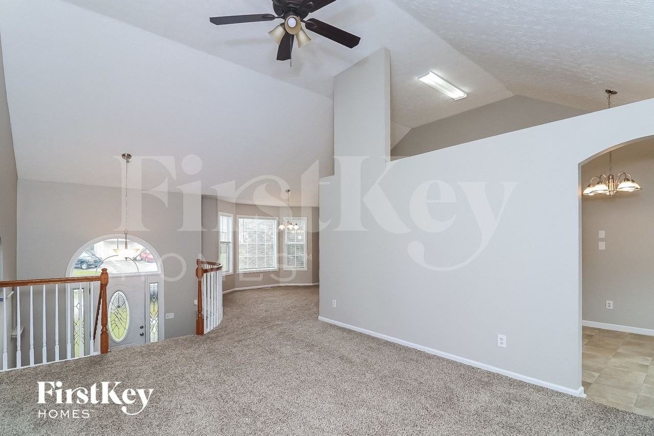 3943 Garrett Springs Dr - Photo 2 of 15