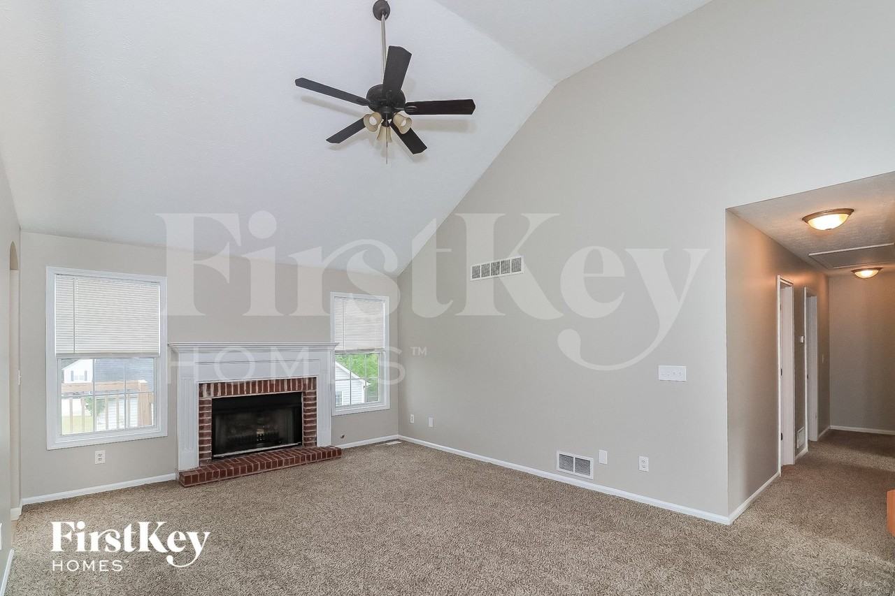 3943 Garrett Springs Dr - Photo 3 of 15