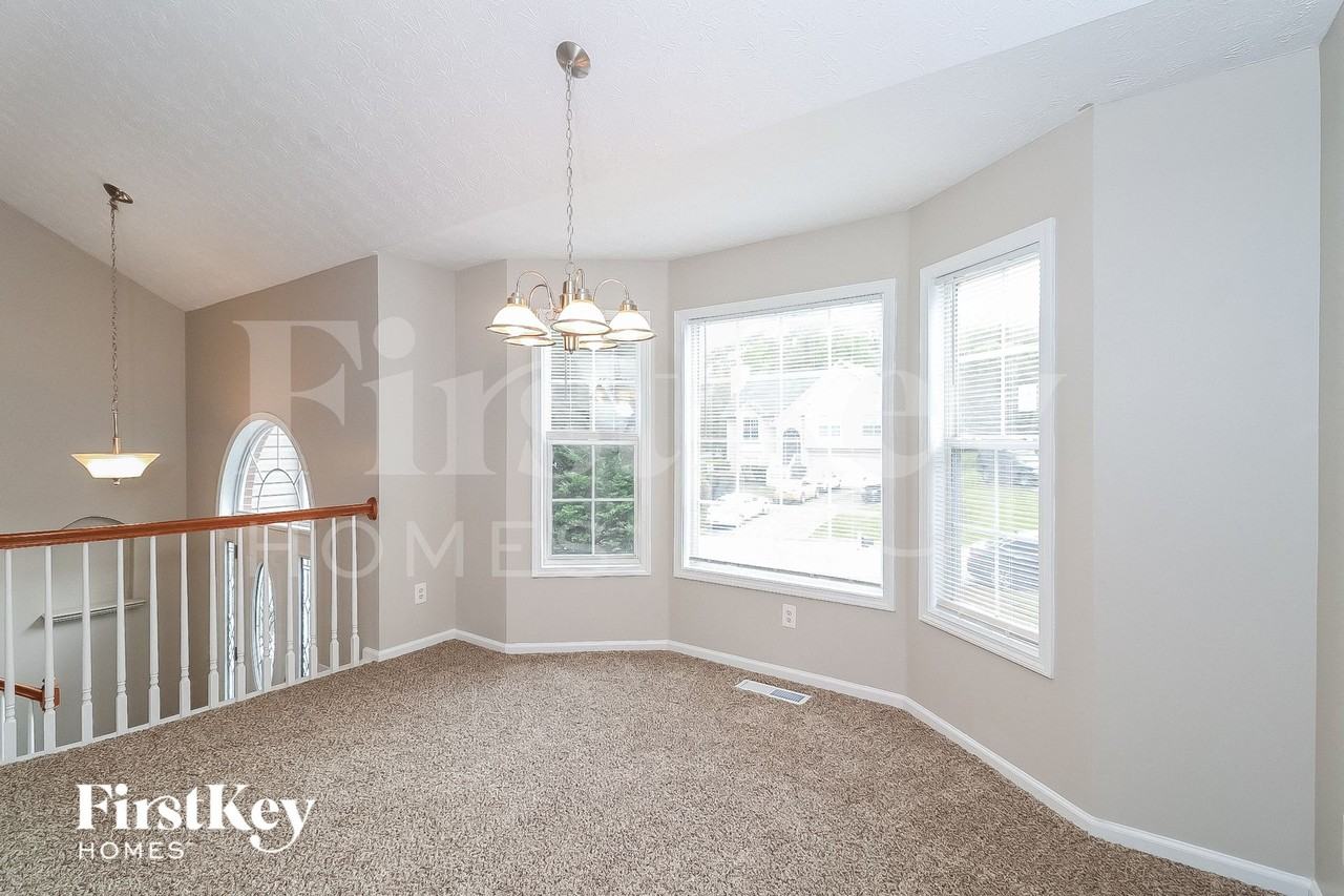 3943 Garrett Springs Dr - Photo 4 of 15