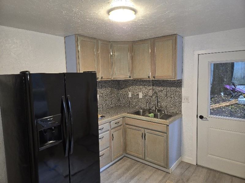35 Bugbee St - Photo 4 of 30