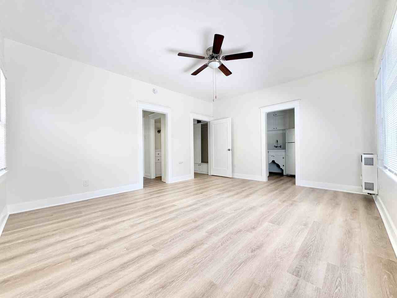 1035 E. Broadway - Photo 3 of 16