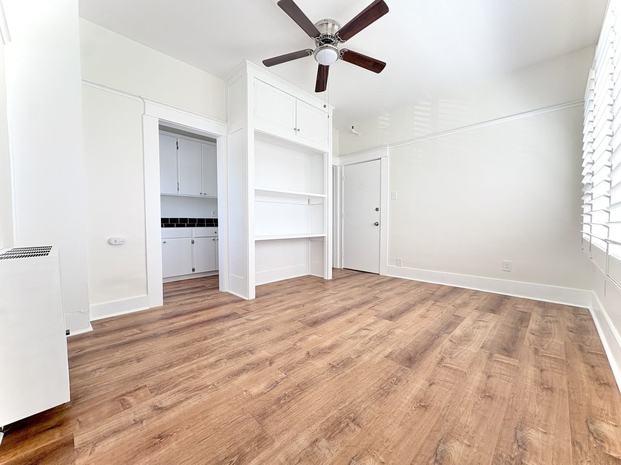 959 E. Broadway - Photo 2 of 13