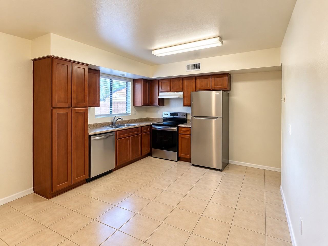 6134 E Glencove St #1 - Photo 4 of 17