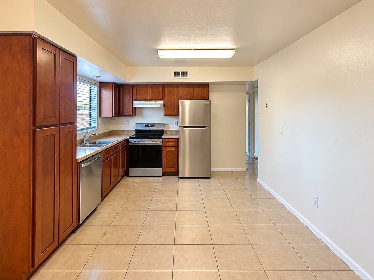 6134 E Glencove St #1 - Photo 5 of 17