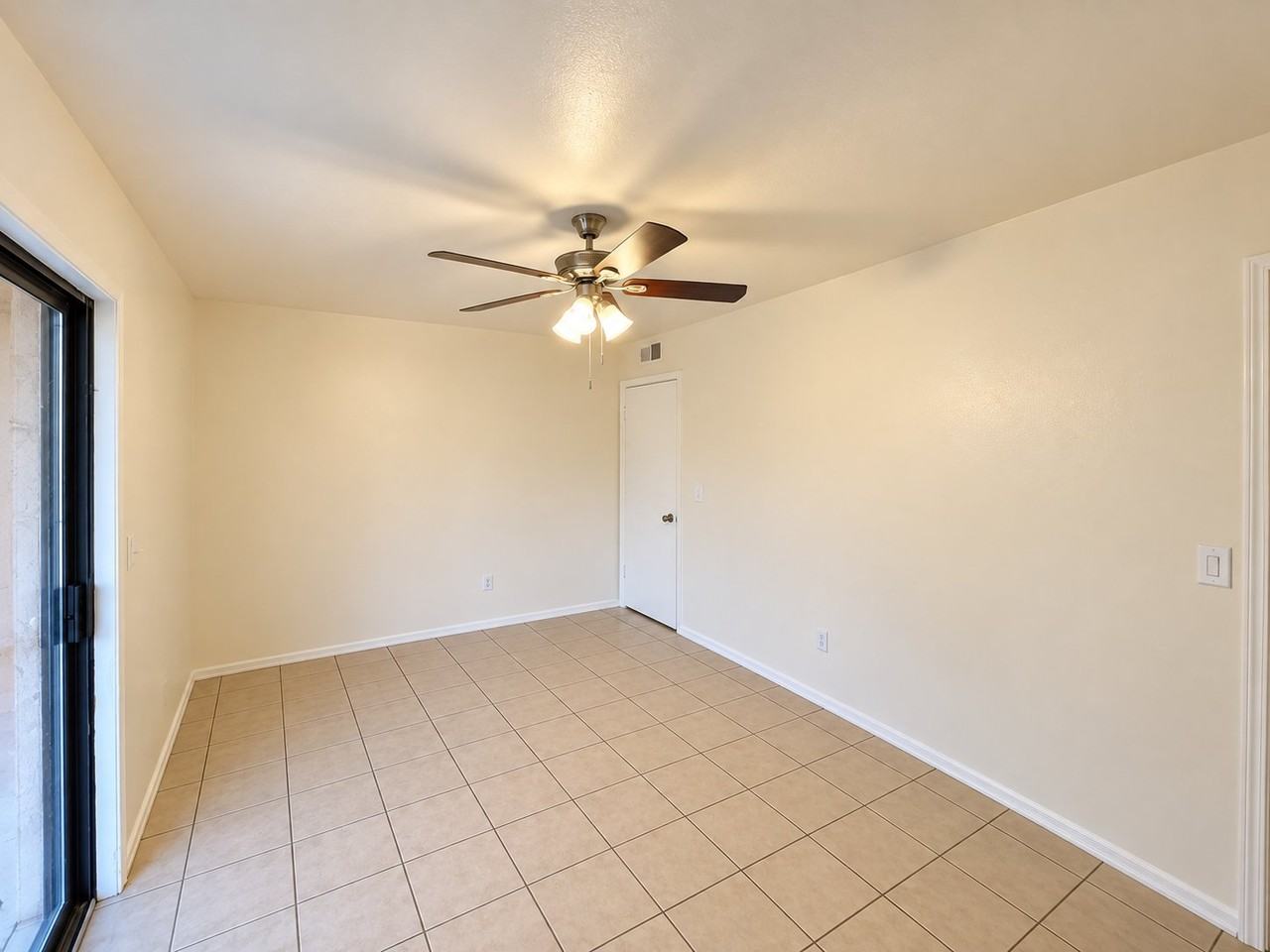 6134 E Glencove St #1 - Photo 7 of 17