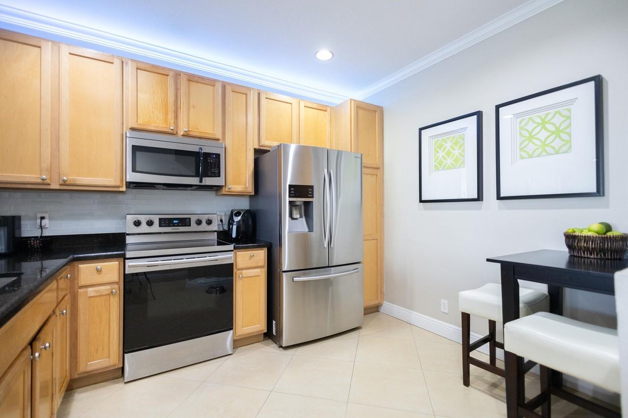 8115 Bellagio Ln - Photo 3 of 19