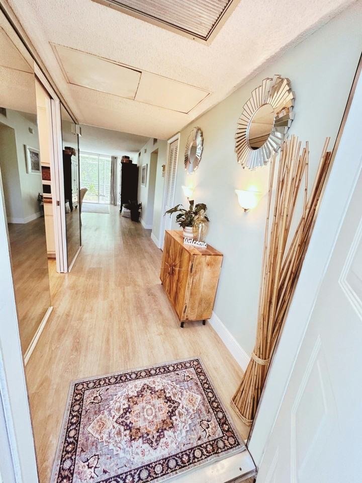 3850 Oaks Clubhouse Dr #305 - Photo 2 of 50