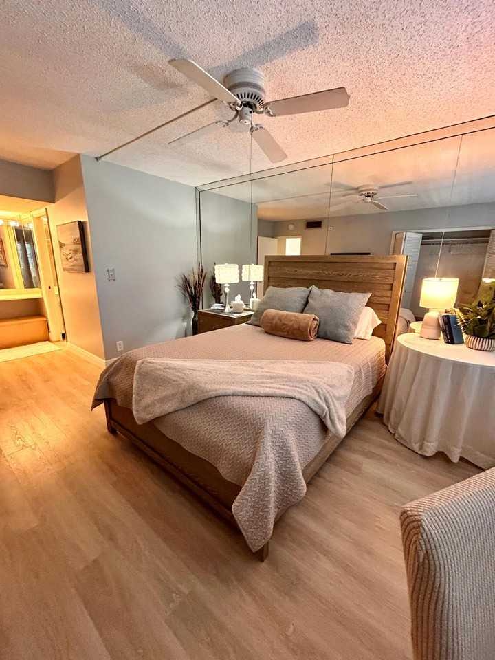 3850 Oaks Clubhouse Dr #305 - Photo 6 of 50