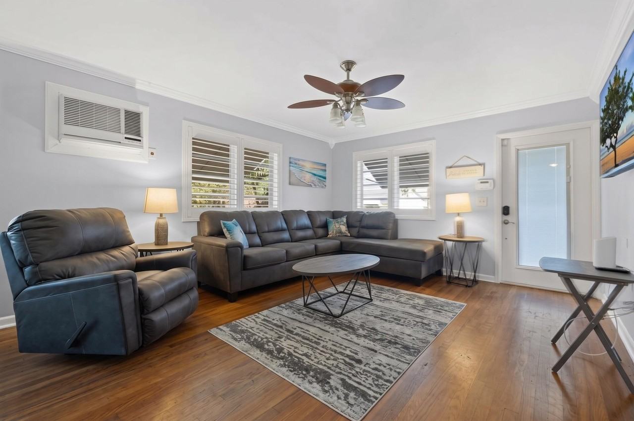 101 E 25th St - Photo 6 of 19