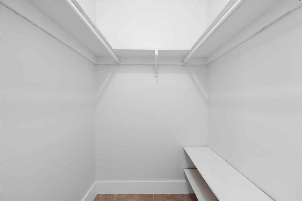2208 Nw 63rd Ave - Photo 7 of 27