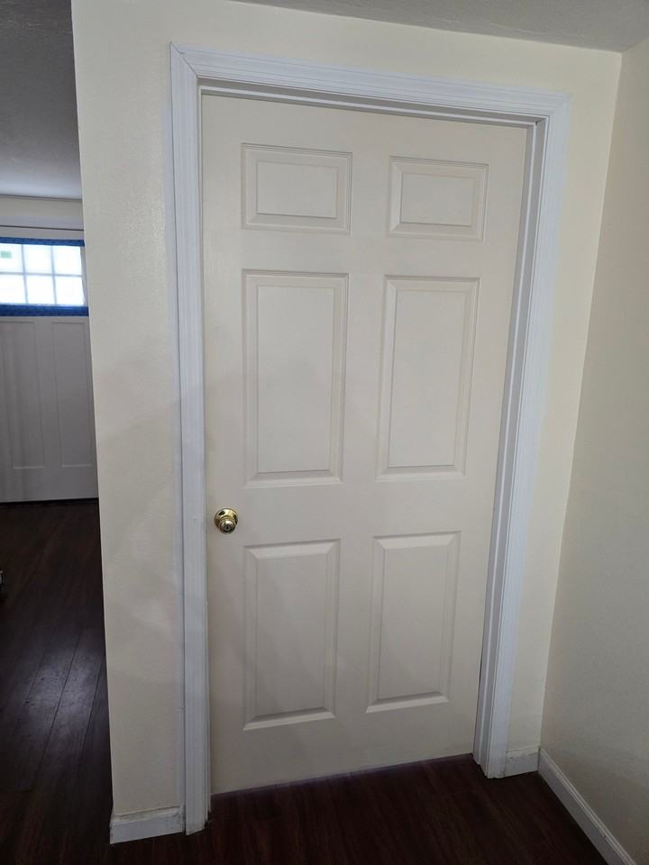 2115 Cordova Cir W - Photo 4 of 7