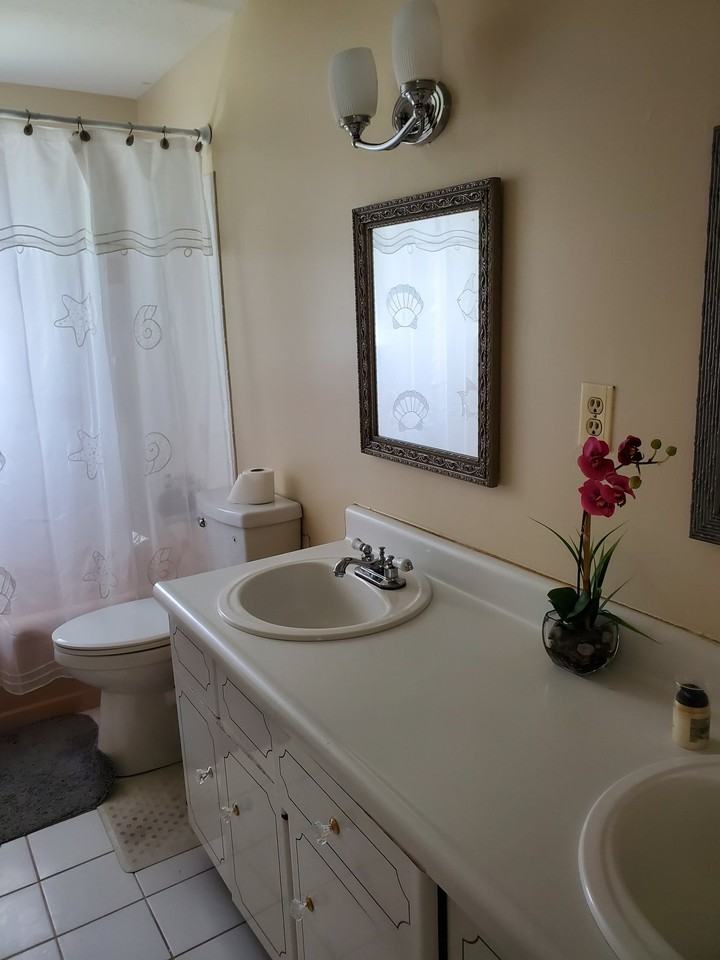 2115 Cordova Cir W - Photo 5 of 7