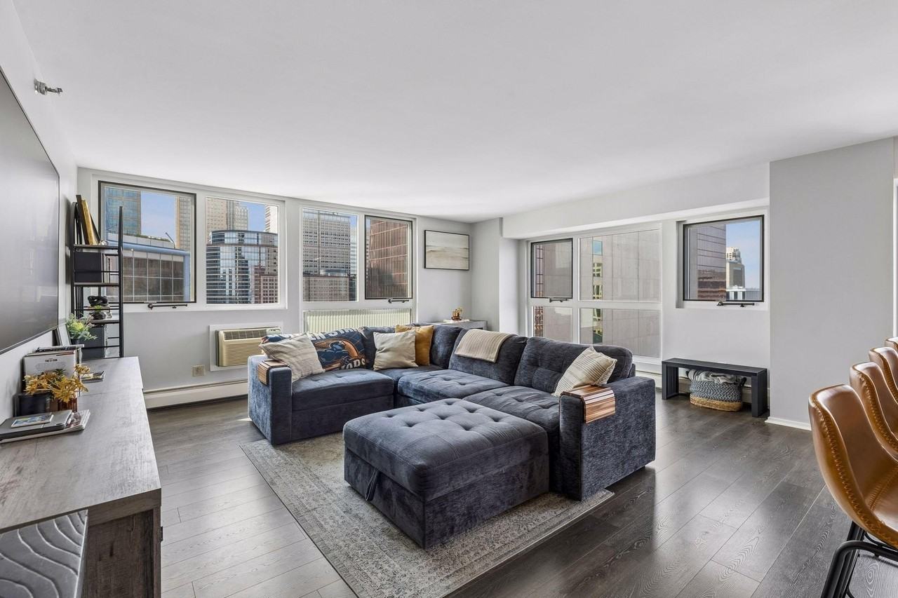433 S 7th St #1701 - Photo 5 of 50
