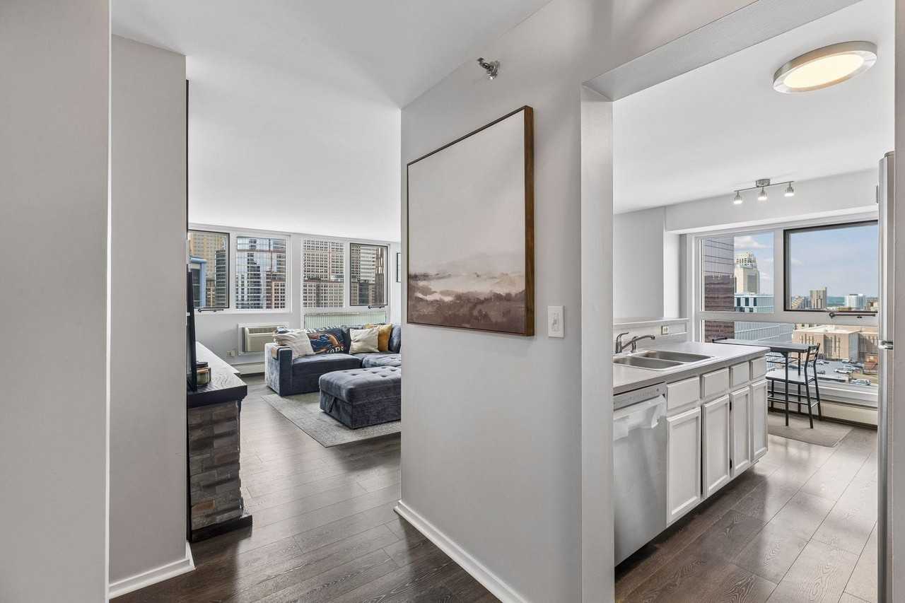 433 S 7th St #1701 - Photo 7 of 50