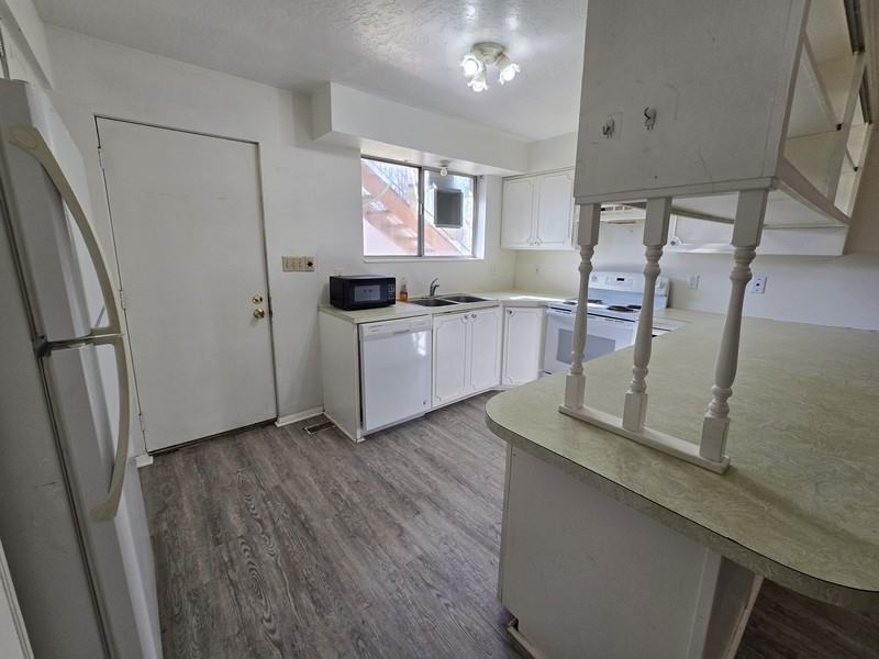 844 S Artistic Cir - Photo 5 of 9
