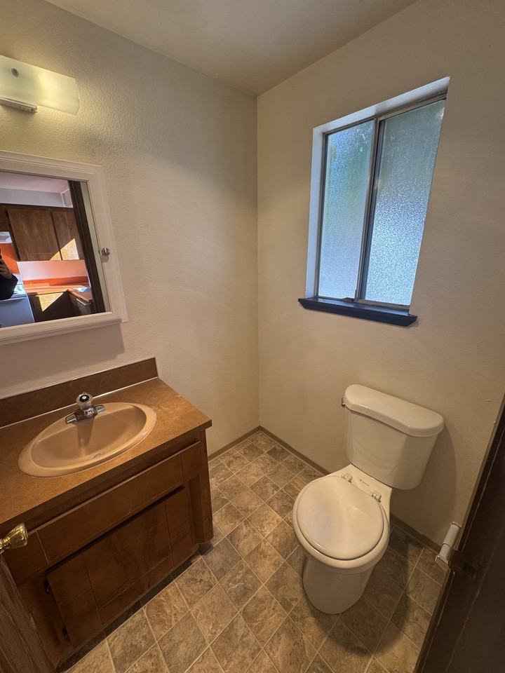 P068S - Photo 4 of 10