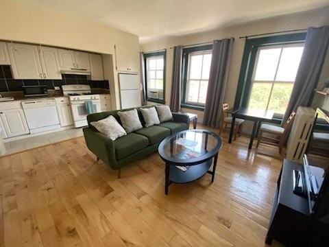 1406 Park Ave #3F - Photo 2 of 13