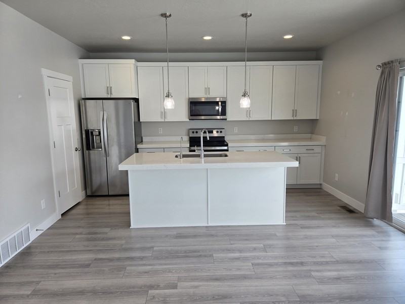 9723 N Aaron Ave - Photo 2 of 32
