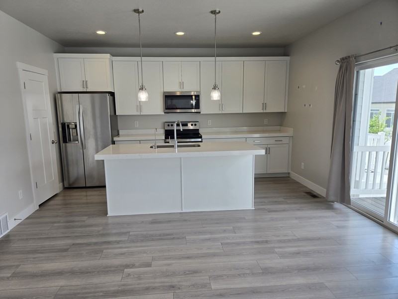9723 N Aaron Ave - Photo 5 of 32
