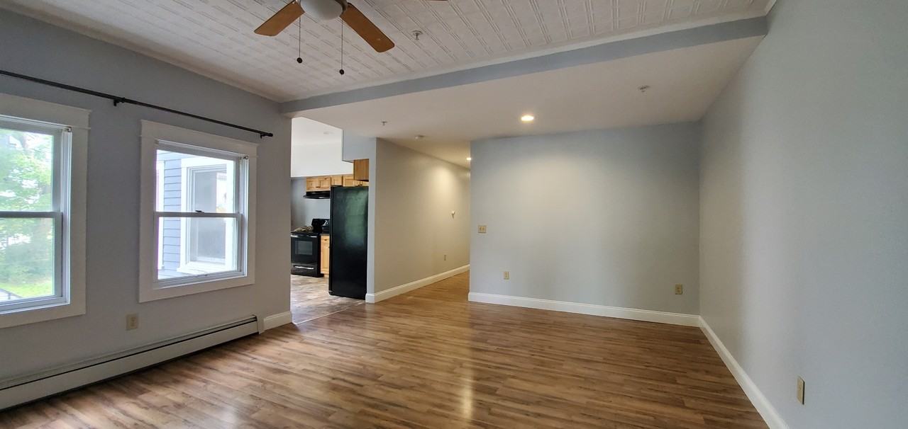 191 Center St - Photo 3 of 19