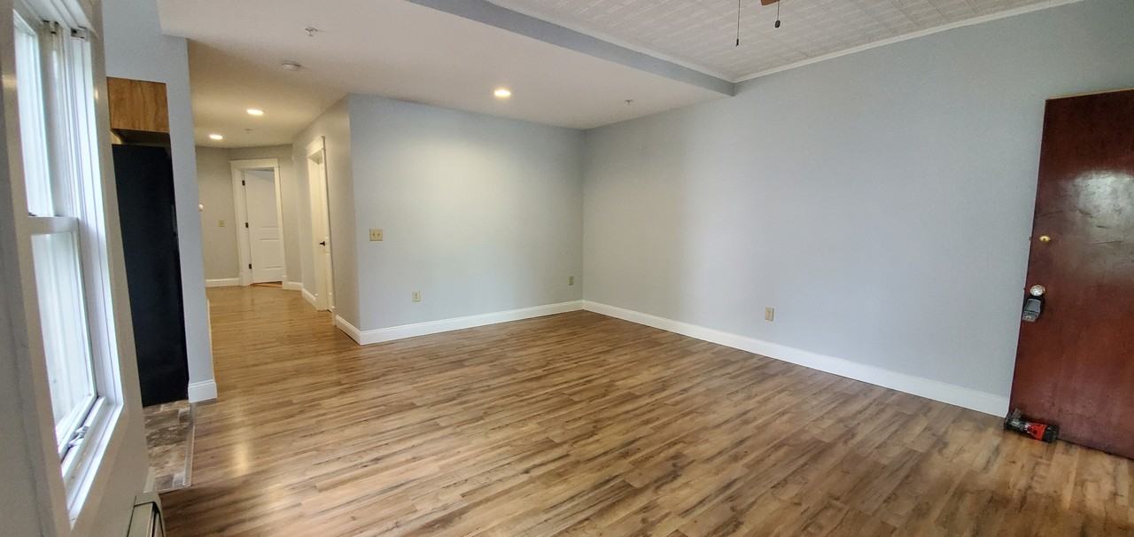 191 Center St - Photo 4 of 19