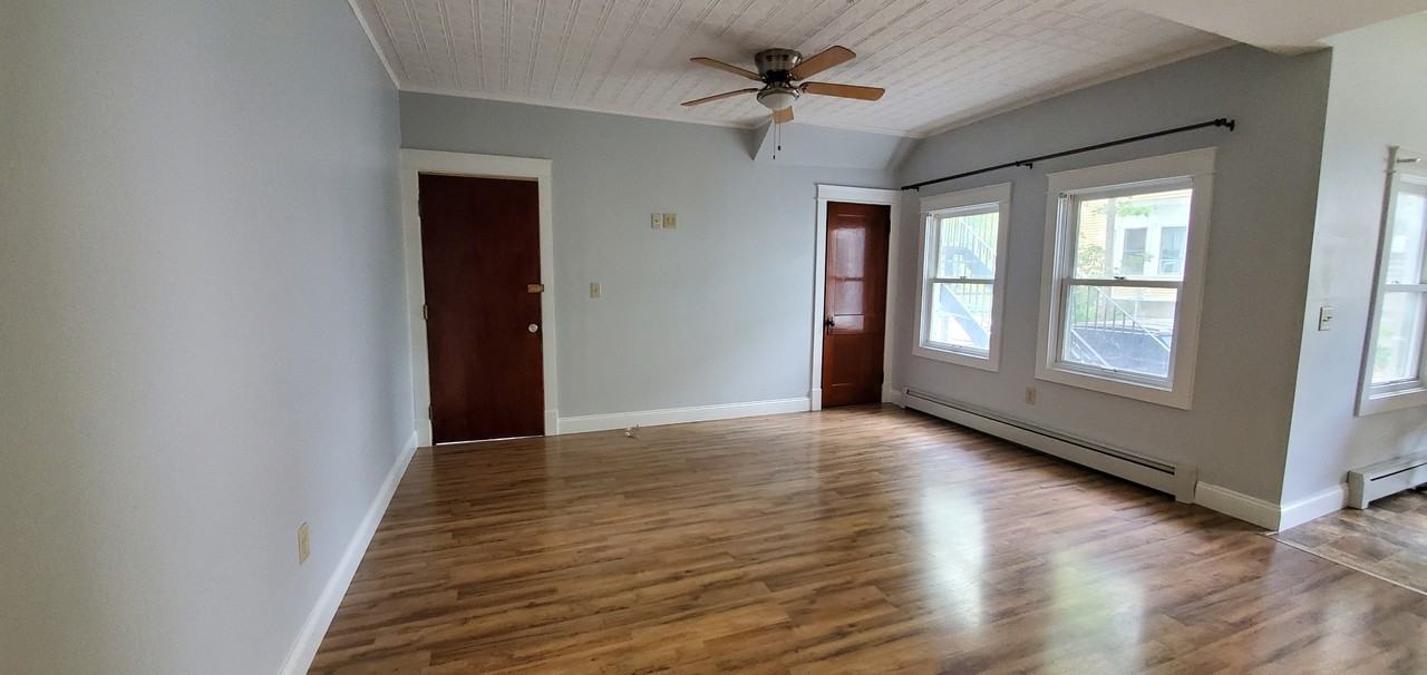 191 Center St - Photo 5 of 19