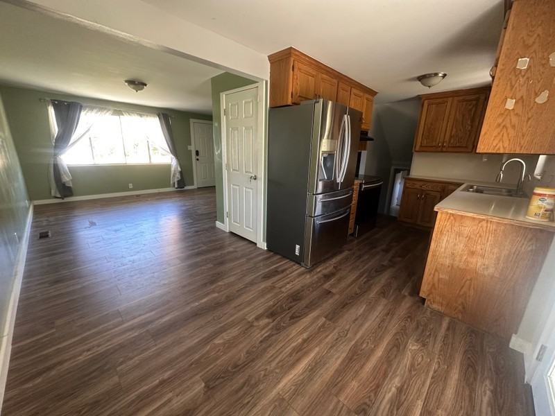 535 S St - Photo 2 of 16