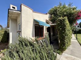 featured image of 220 E Sola St #8