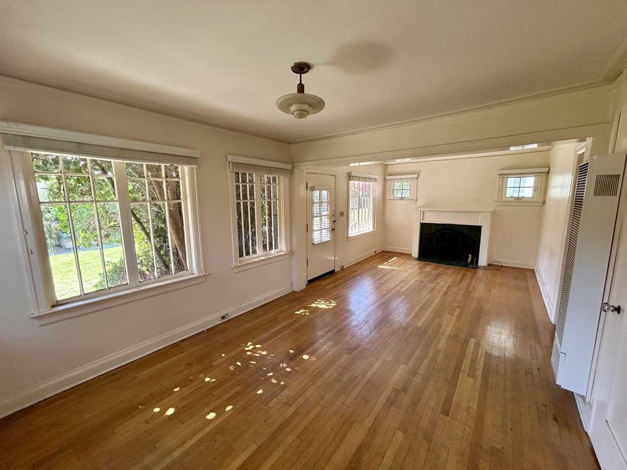 220 E Sola St #8 - Photo 3 of 10