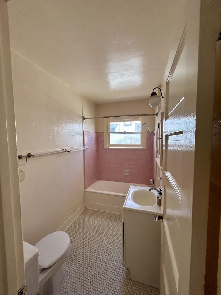 220 E Sola St #8 - Photo 6 of 10