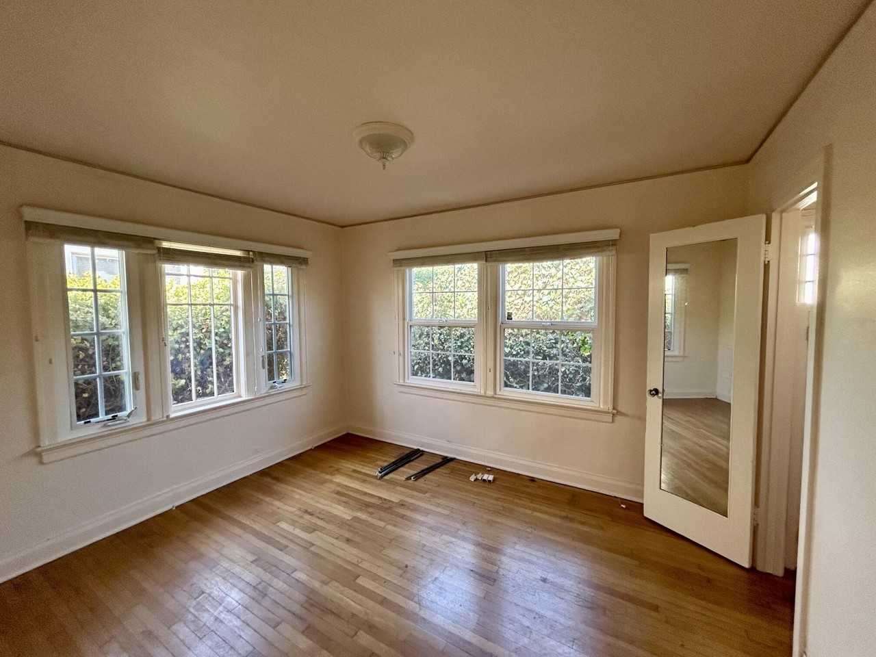 220 E Sola St #8 - Photo 7 of 10