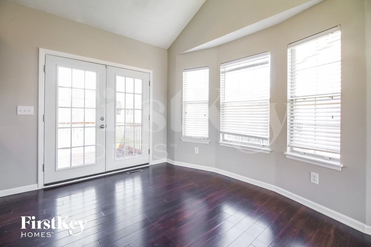 626 N Crest Dr - Photo 5 of 14