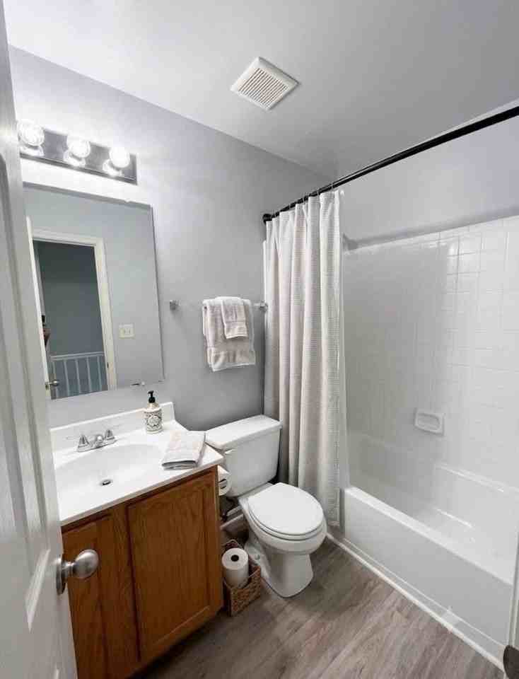 15646 Ensleigh Ln - Photo 2 of 4