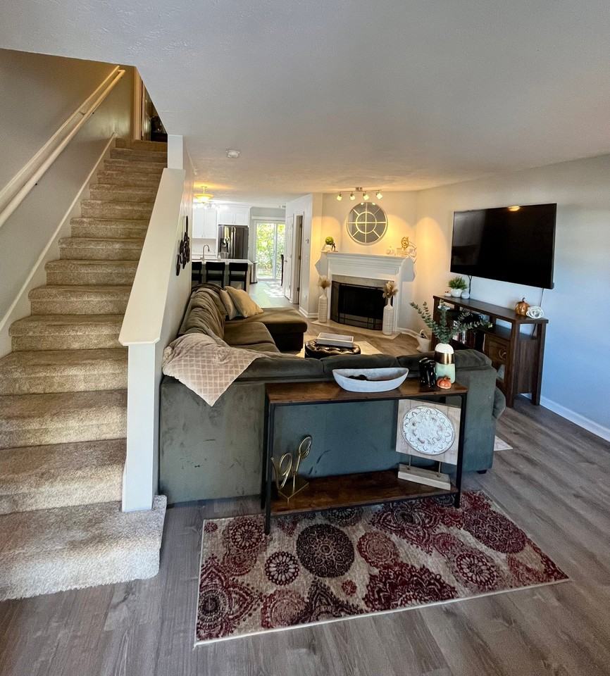 580 Flintlock Ct - Photo 4 of 16