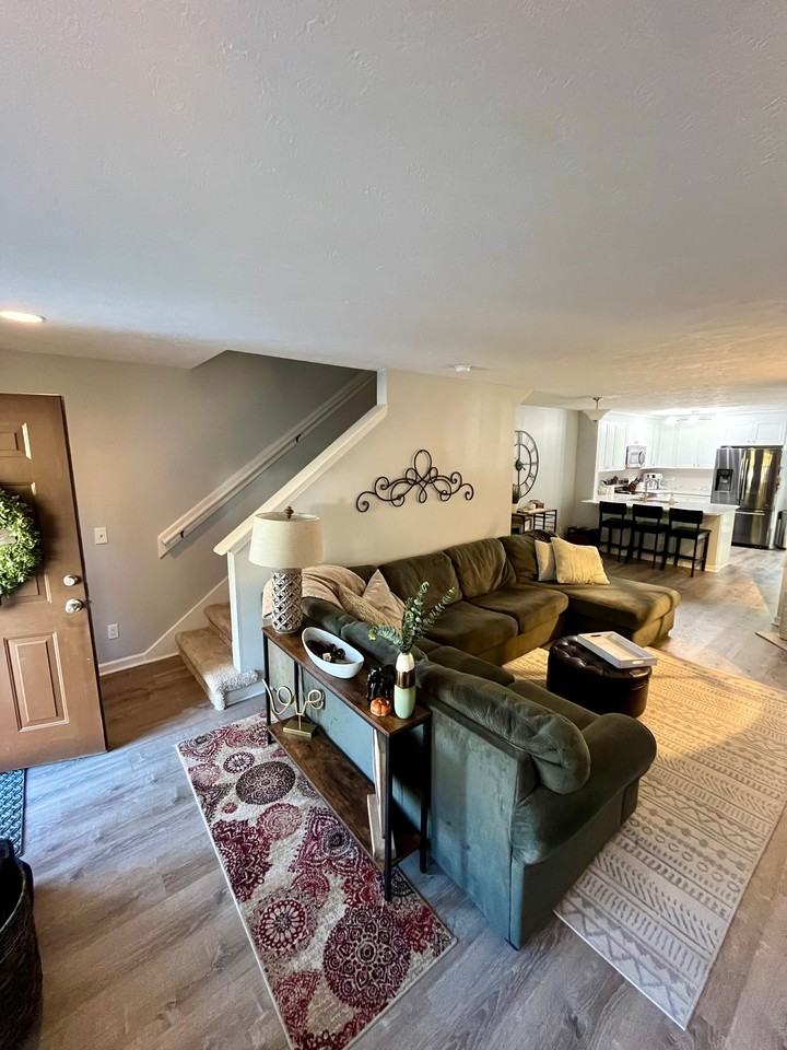 580 Flintlock Ct - Photo 5 of 16