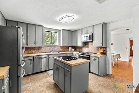 116 S Hackberry Ave - Photo 4 of 14