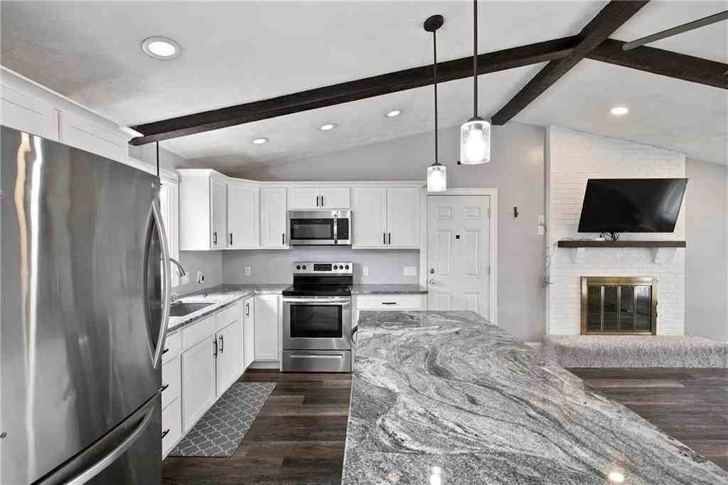224 Trent Ave - Photo 3 of 19