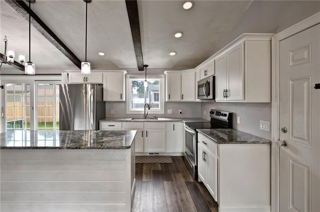 224 Trent Ave - Photo 4 of 19