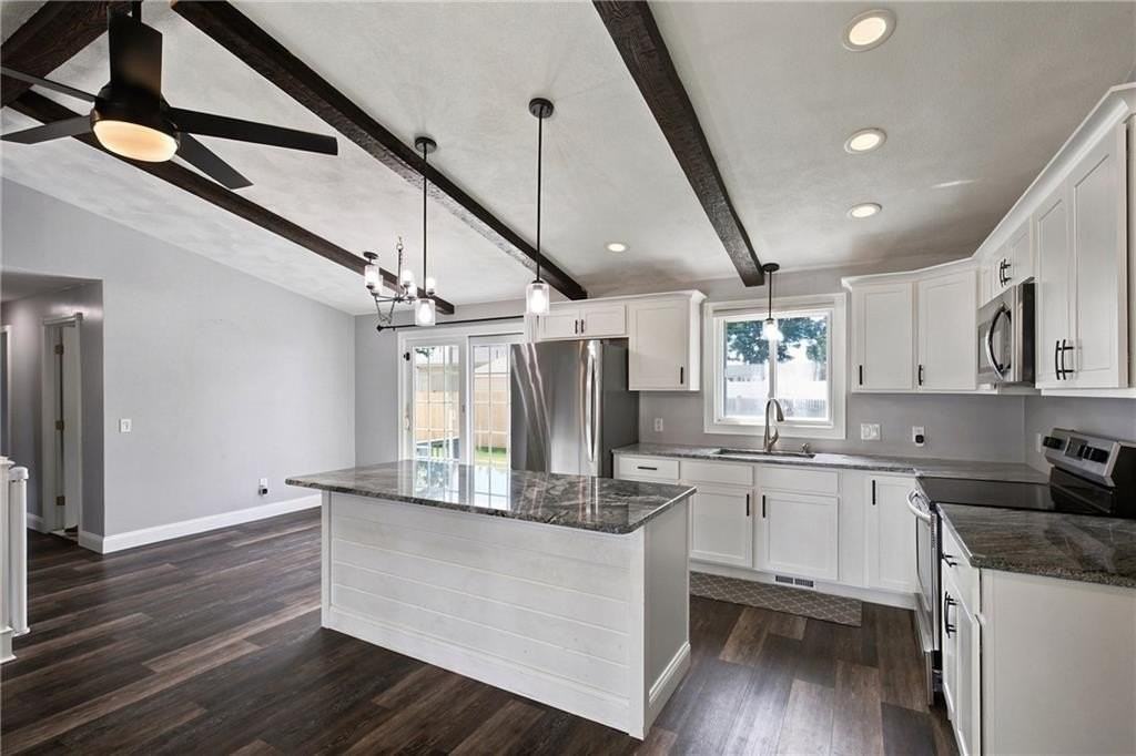224 Trent Ave - Photo 6 of 19