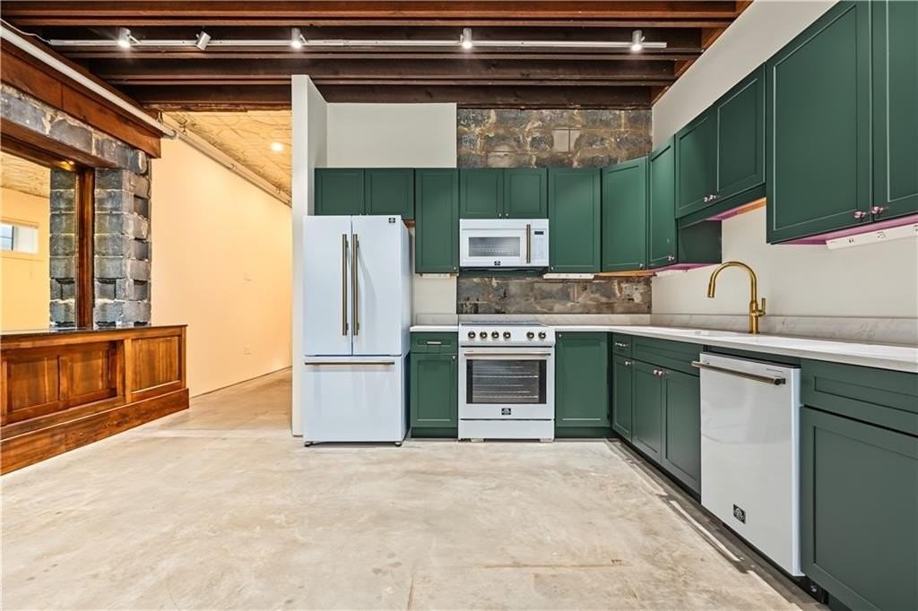 905 N Main St #102 - Photo 6 of 23