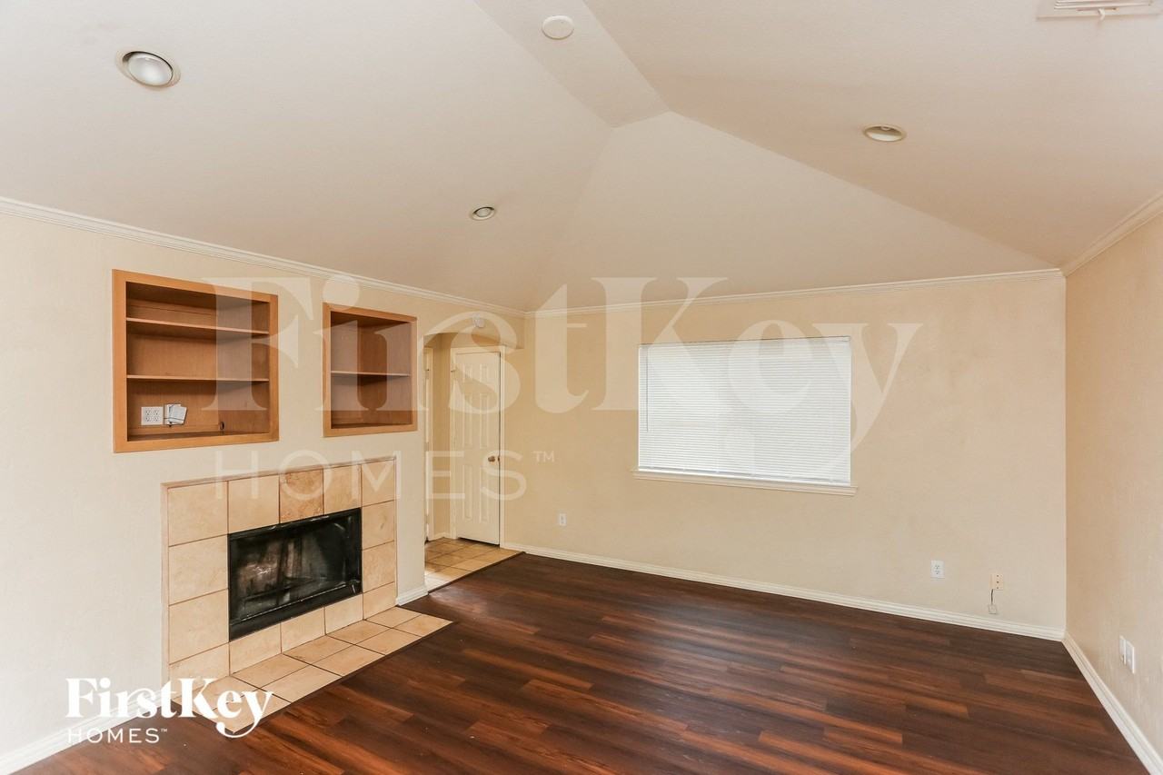 5305 Jordan Ridge Dr - Photo 3 of 16