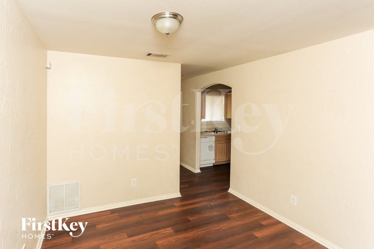 5305 Jordan Ridge Dr - Photo 4 of 16