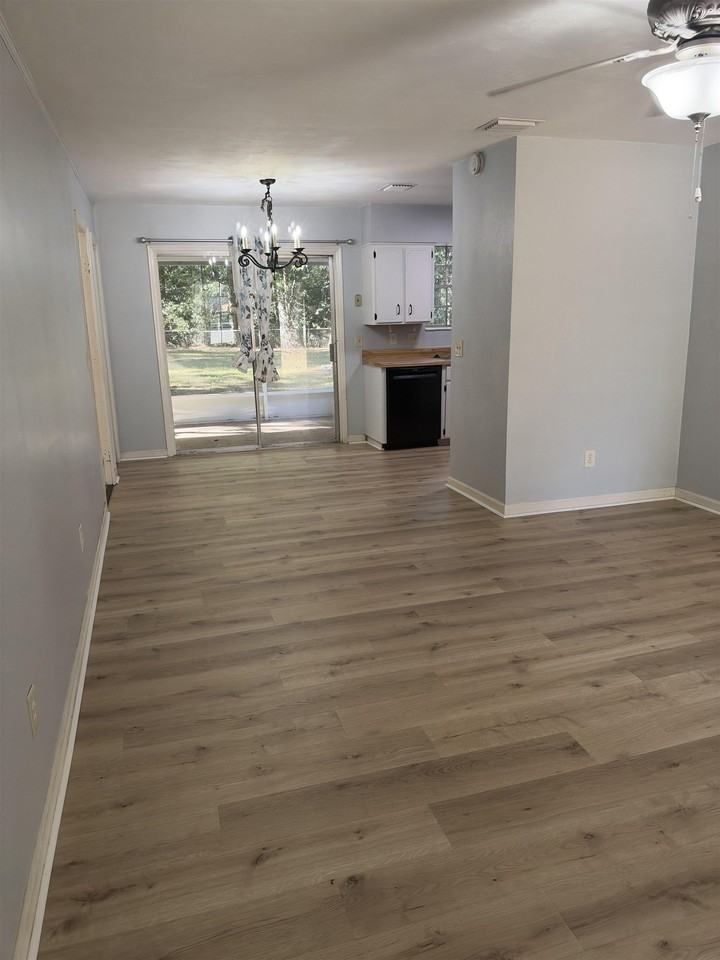 4256 Carrington Ct - Photo 4 of 16
