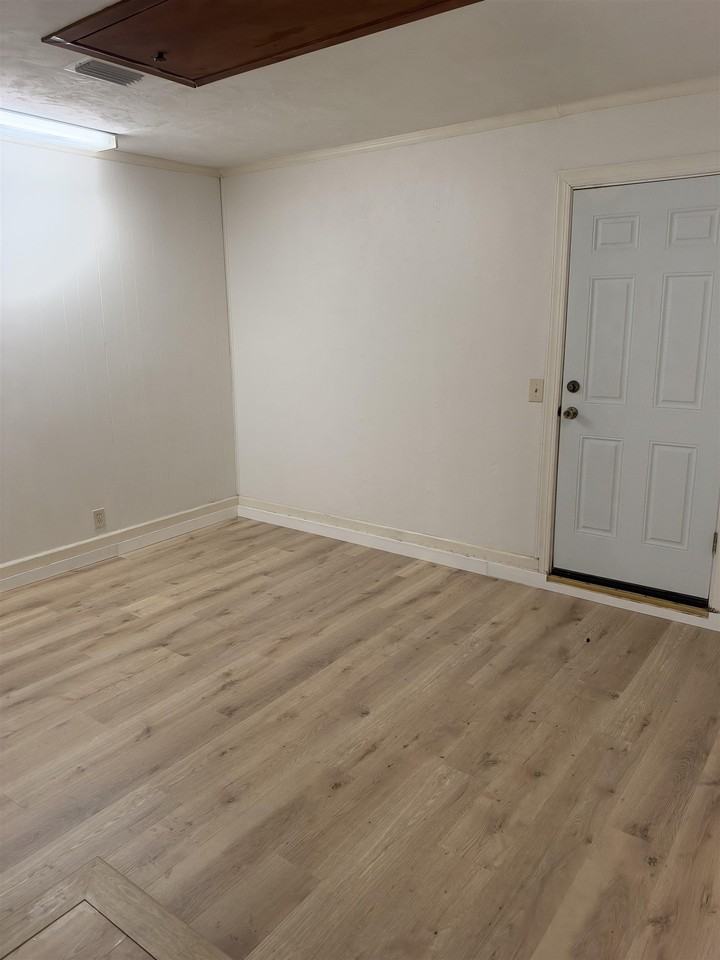 4256 Carrington Ct - Photo 6 of 16
