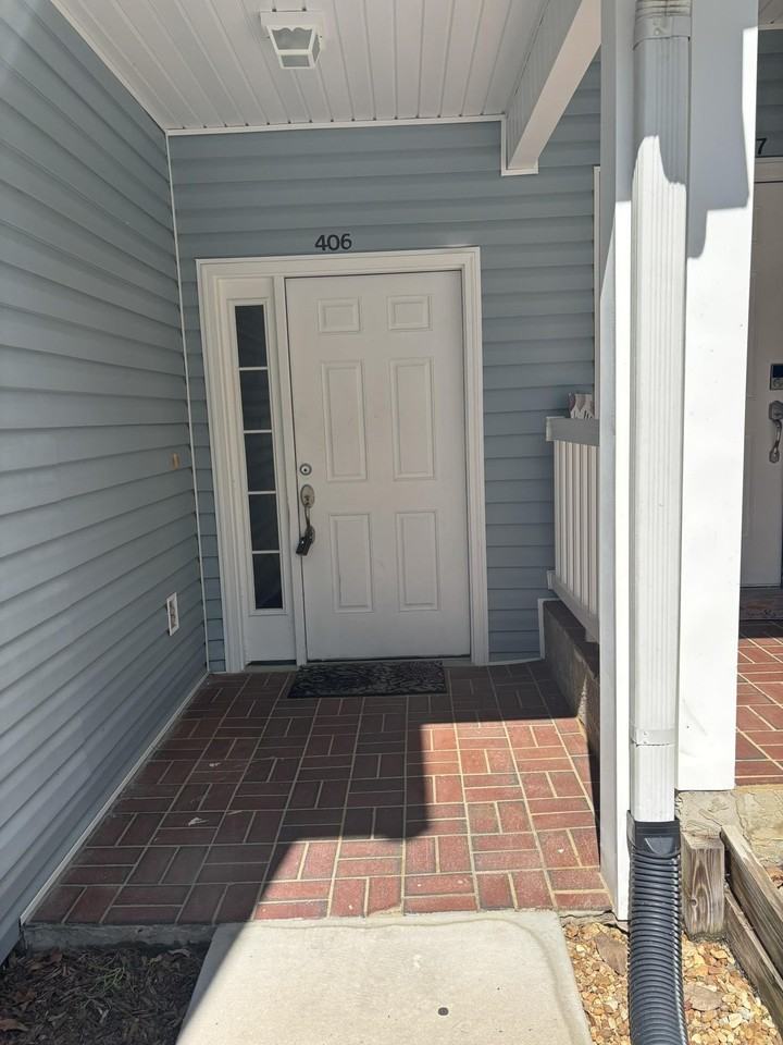 1320 Hendrix Rd #406 - Photo 3 of 39
