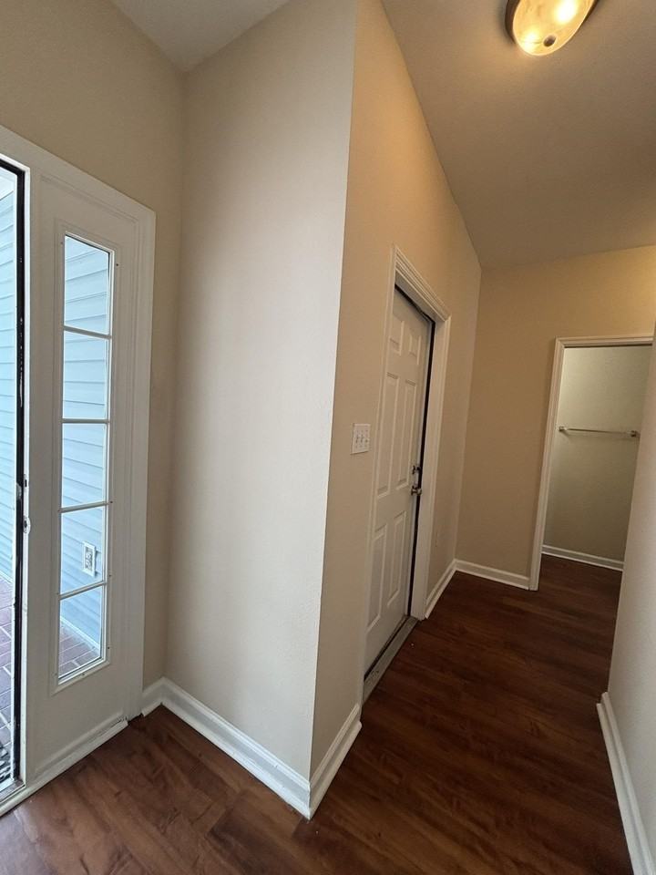 1320 Hendrix Rd #406 - Photo 5 of 39