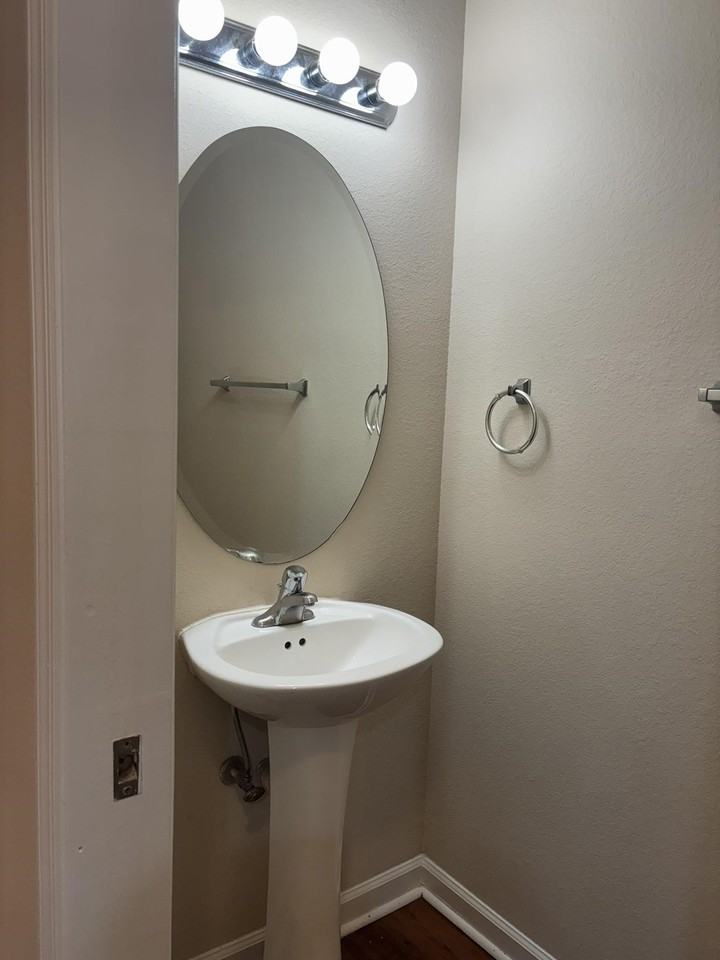 1320 Hendrix Rd #406 - Photo 7 of 39