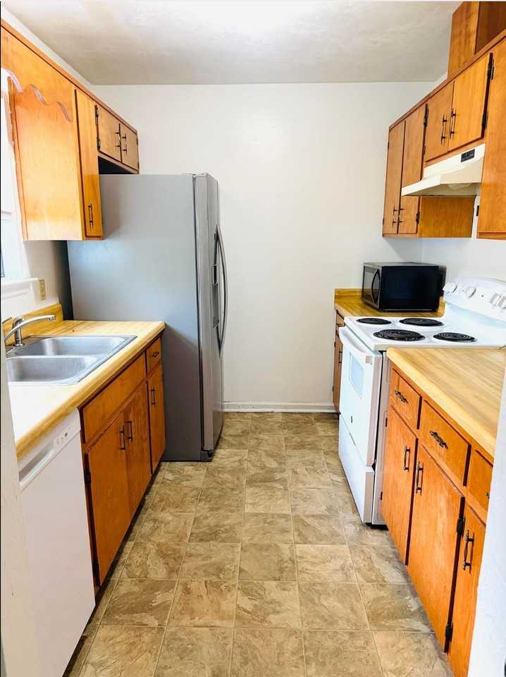 1844 Meriadoc Ct - Photo 2 of 16