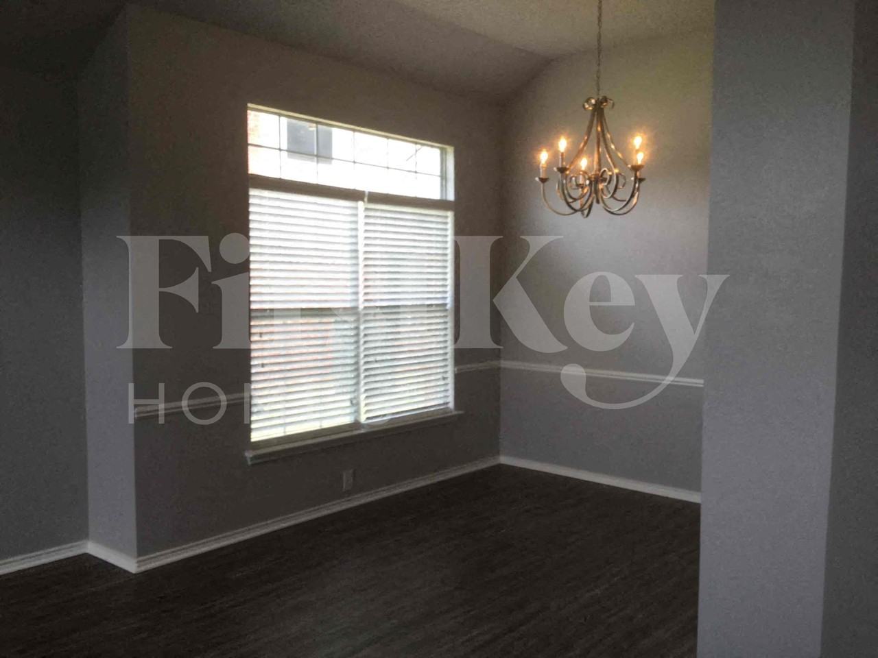 4715 Cadillac Blvd - Photo 4 of 38