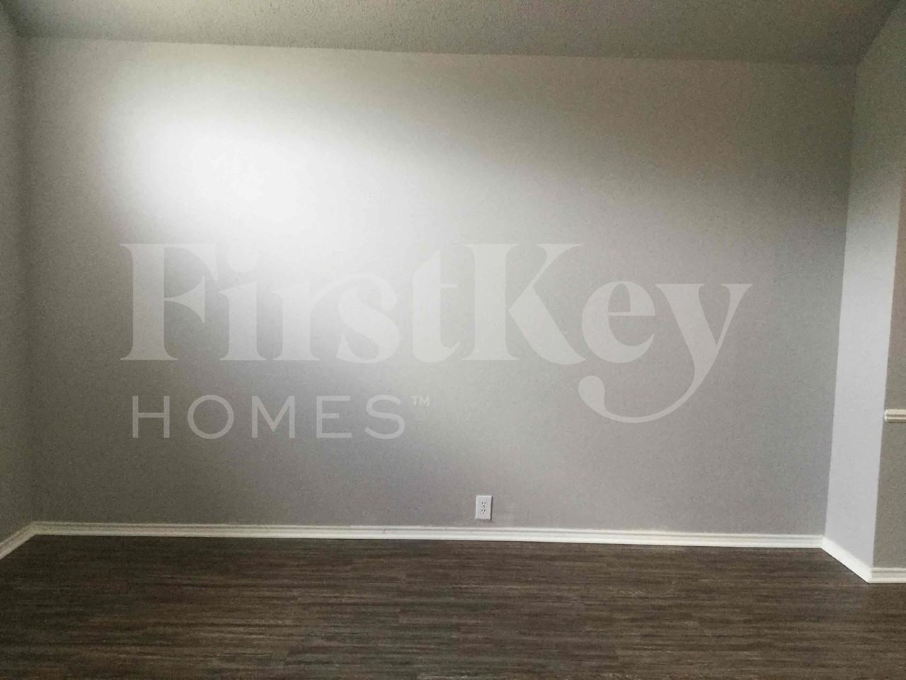 4715 Cadillac Blvd - Photo 5 of 38